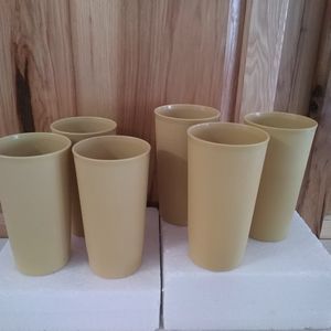 Lot of 6 Vintage Tupperware Plastic Tumblers Cups ~ Harvest Gold 5" tall.